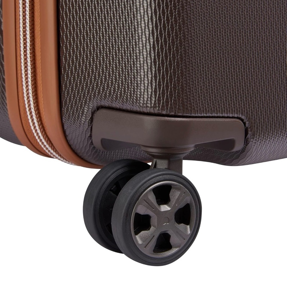 New Delsey Paris Carry On Luggage - Picture 7 of 12